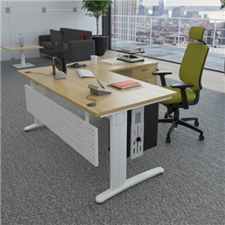 TR10 desk 1800mm x 800mm with 800mm return desk - silver frame, walnut top