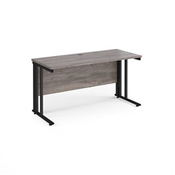 Maestro 25 straight desk 1400mm x 600mm - black cable managed leg frame, grey oak top