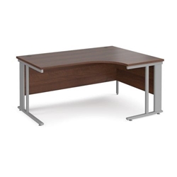 Maestro 25 right hand ergonomic desk 1600mm wide - silver cable managed leg frame, walnut top