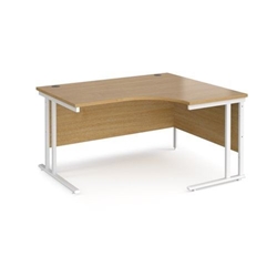 Maestro 25 right hand ergonomic desk 1400mm wide - white cantilever leg frame, oak top