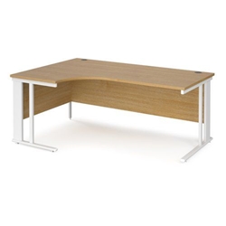 Maestro 25 left hand ergonomic desk 1800mm wide - white cable managed leg frame, oak top