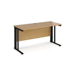 Maestro 25 straight desk 1400mm x 600mm - black cable managed leg frame, oak top