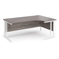 Maestro 25 right hand ergonomic desk 1800mm wide - white cable managed leg frame, grey oak top